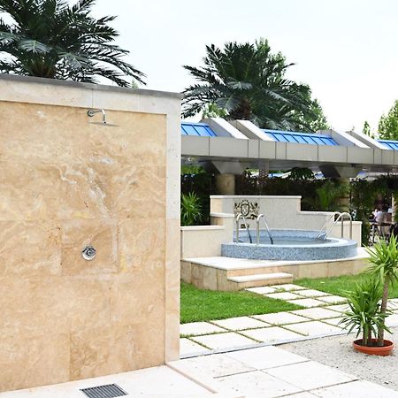 Multi Grand Pharaon Hotel Ptghni Exteriör bild
