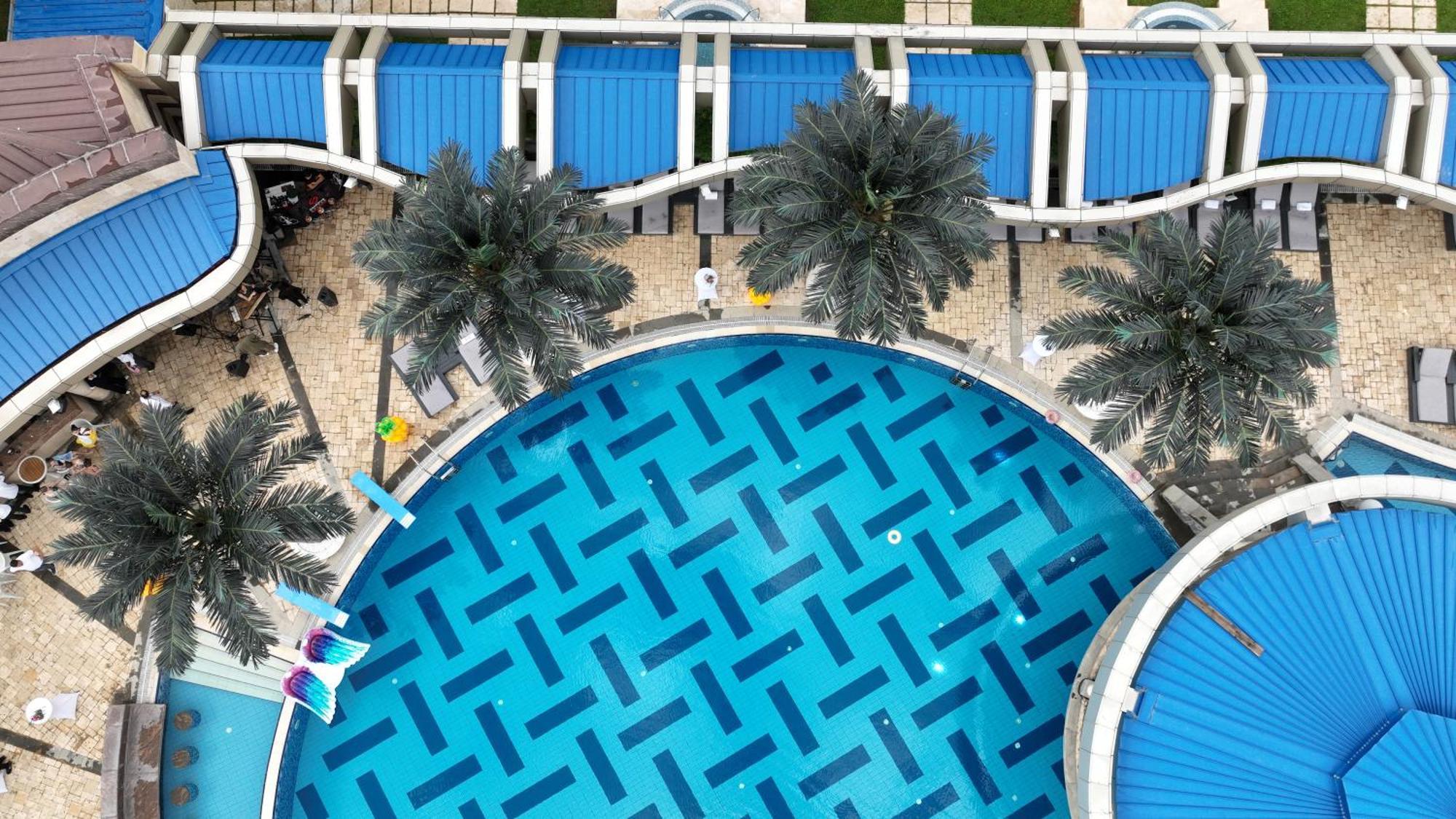 Multi Grand Pharaon Hotel Ptghni Exteriör bild