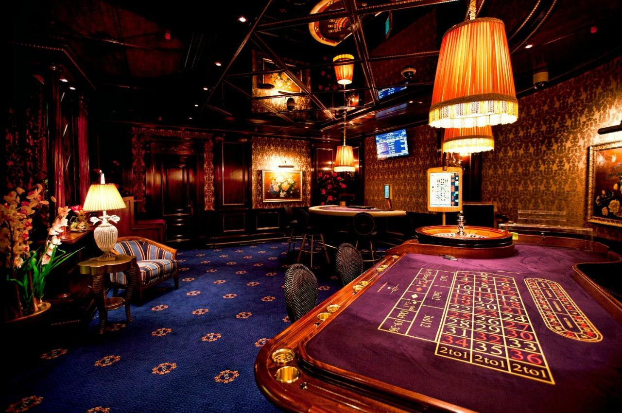 Multi Grand Pharaon Hotel Ptghni Exteriör bild