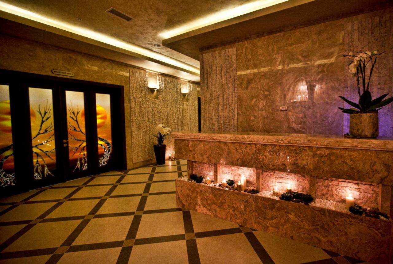 Multi Grand Pharaon Hotel Ptghni Exteriör bild