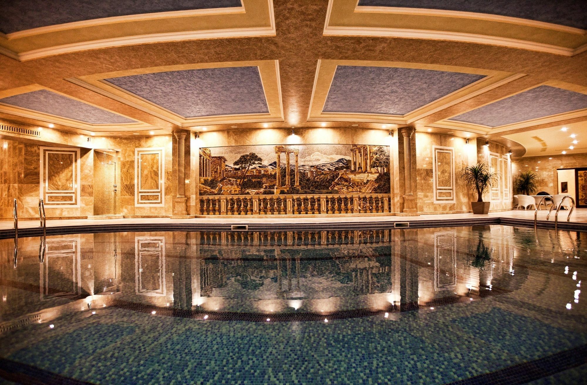 Multi Grand Pharaon Hotel Ptghni Exteriör bild