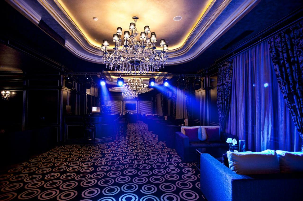 Multi Grand Pharaon Hotel Ptghni Exteriör bild